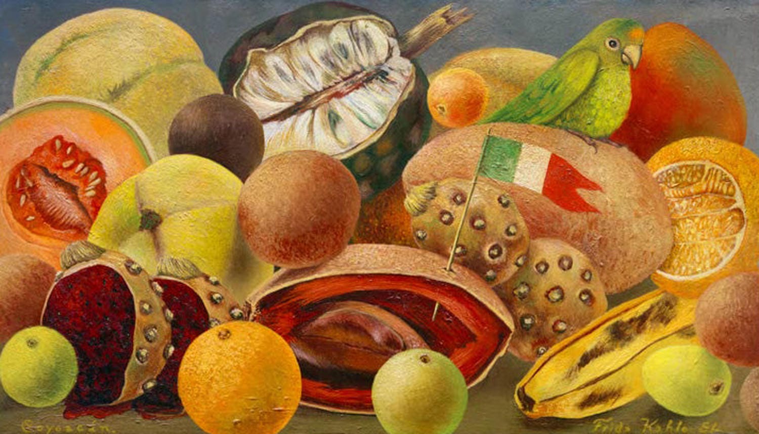 Kunstdruck von Frida Kahlos Stillleben mit Papagei, exotischen Früchten und mexikanischer Fahne in leuchtenden Farben.