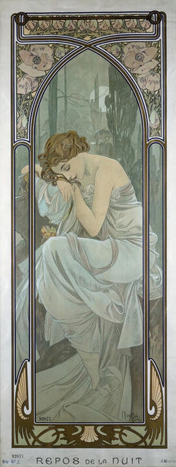 Jugendstil-Gemälde von Alfons Mucha mit einer schlafenden Frau, sanften Farben und floralen Ornamenten in „Tageszeiten: Nachtruhe“.