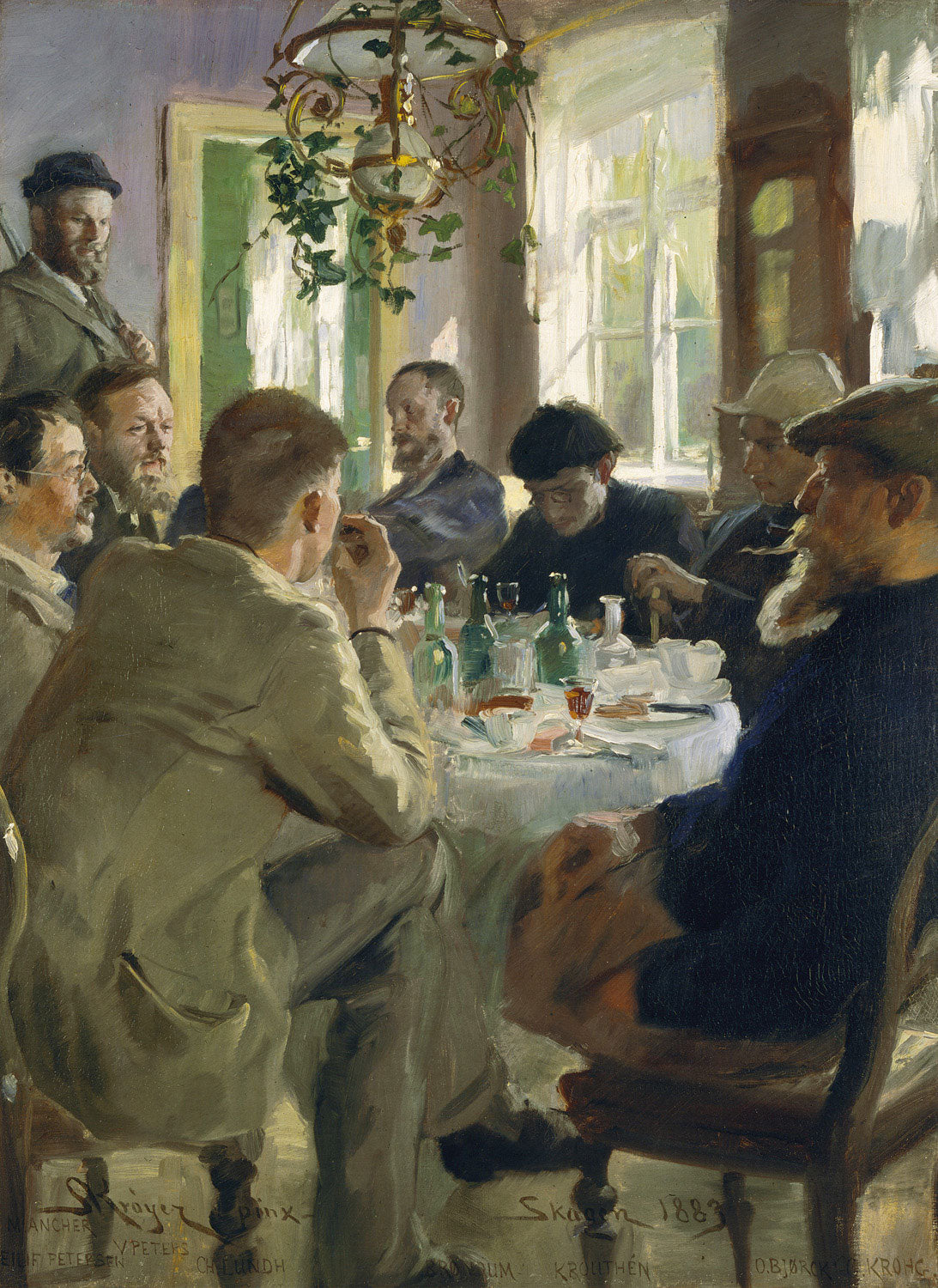 Beim Essen' von Peder Severin Krøyer: Impressionistisches Kunstwerk, das einen gedeckten Tisch in warmem Licht zeigt, umgeben von einer geselligen Atmosphäre, geprägt von harmonischen Farben und feinen Details."