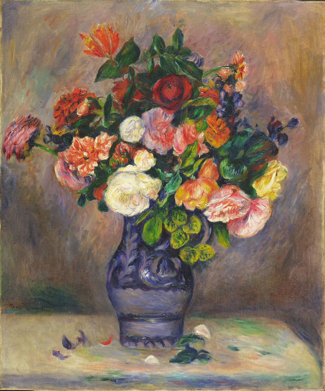 Das Gemälde „Blumen in der Vase“ von Pierre-Auguste Renoir zeigt einen prachtvollen Strauß aus leuchtend bunten Blumen in einer eleganten Glasvase. Die impressionistische Darstellung fängt die subtile Schönheit der Blumen und das Spiel von Licht und Farbe meisterhaft ein.