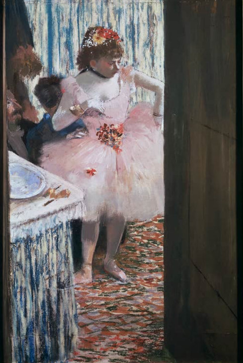 Kunstdruck von Danseuse dans sa loge von Edgar Degas mit einer Tänzerin in ihrer Garderobe im impressionistischen Stil.