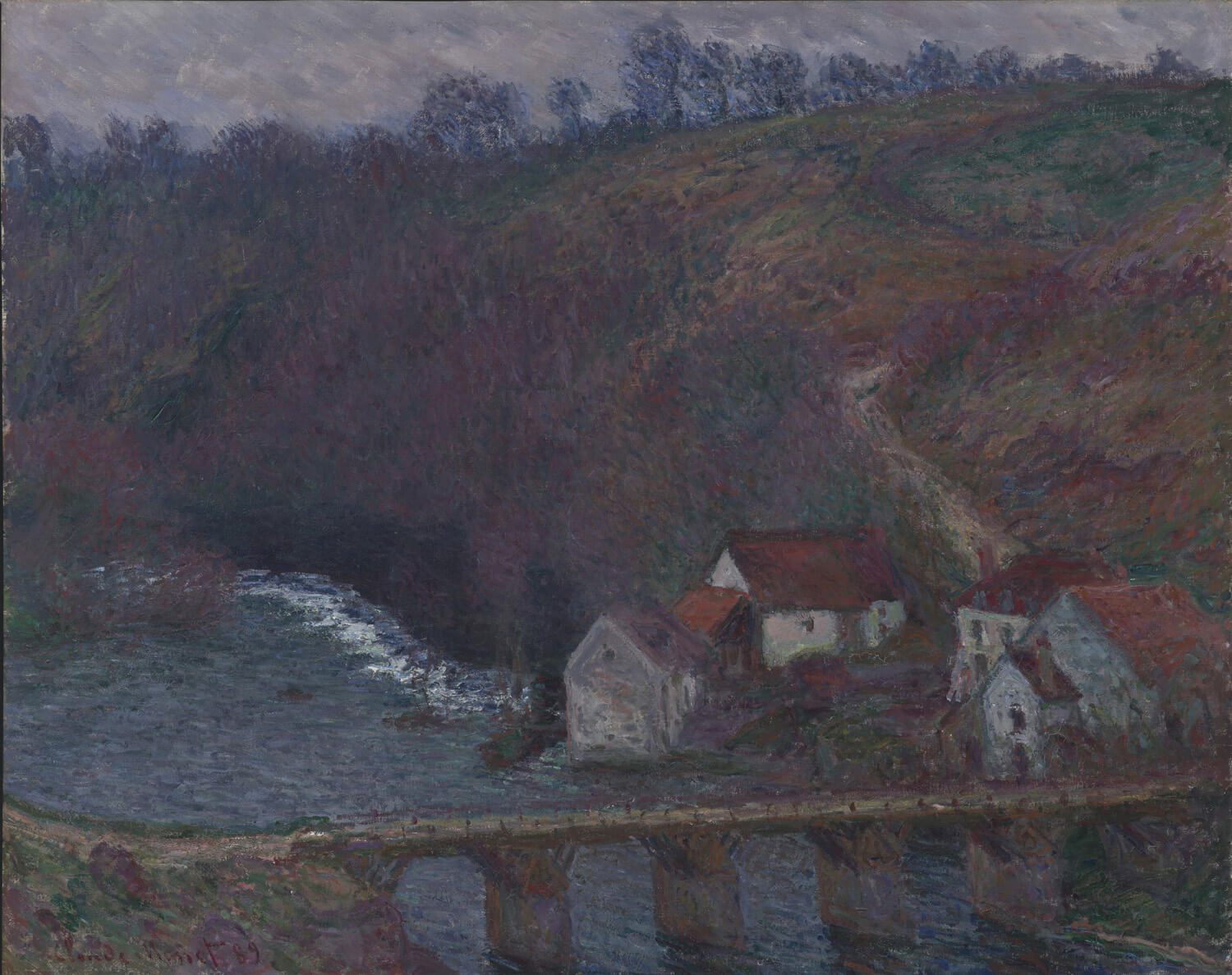 Impressionistische Flusslandschaft mit der Grande Creuse, umgeben von üppigem Grün und einer steinernen Brücke im Hintergrund, gemalt von Claude Monet.