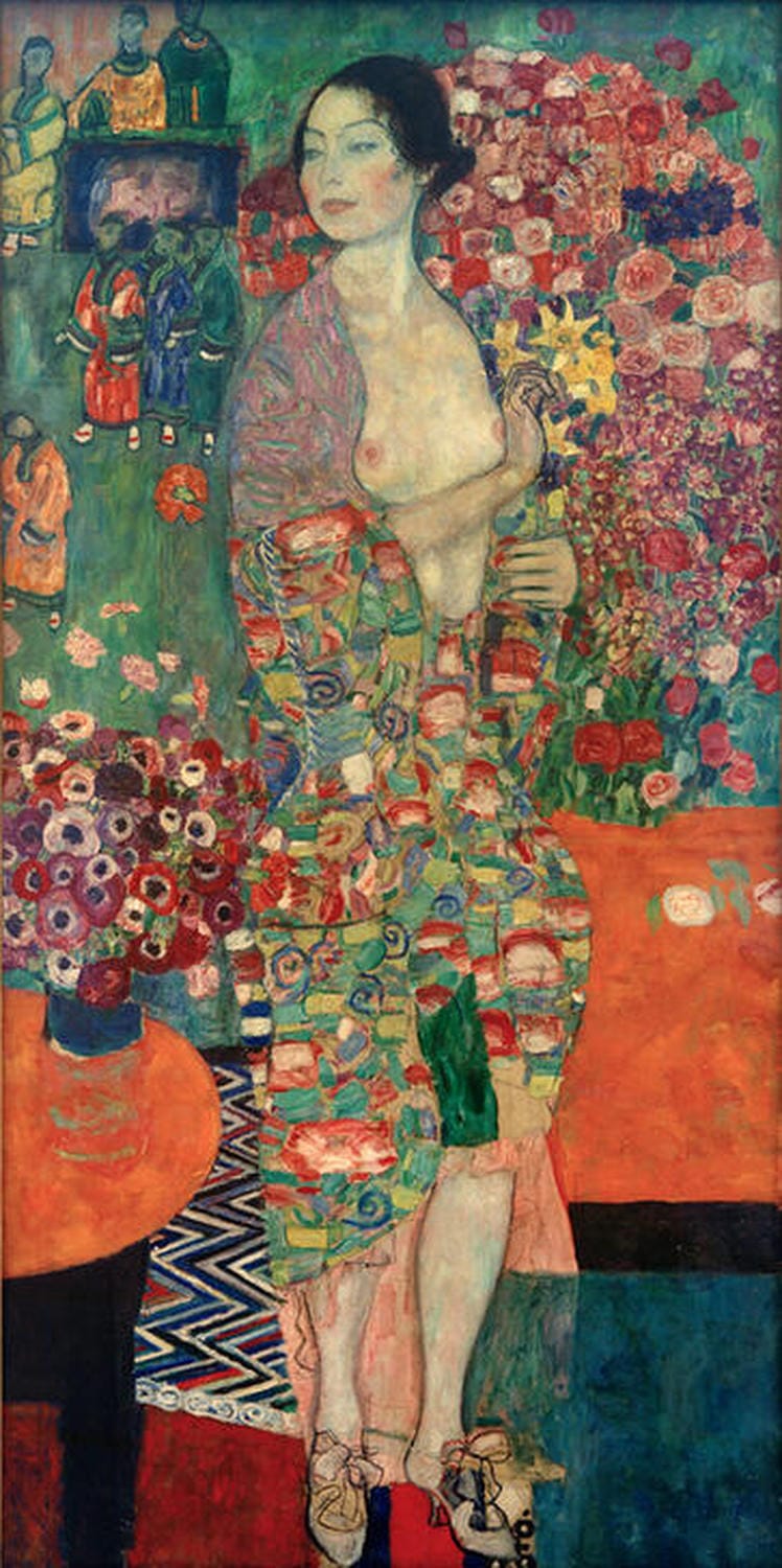 Gemälde einer tanzenden Frau mit ornamentalen Mustern von Gustav Klimt.