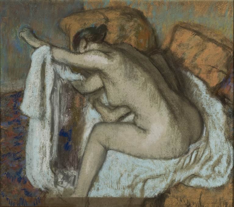 Kunstdruck des Gemäldes Frau, die ihren linken Arm trocknet (nach dem Bad) von Edgar Degas mit einer Frau, die sich nach dem Baden den Arm abtrocknet.