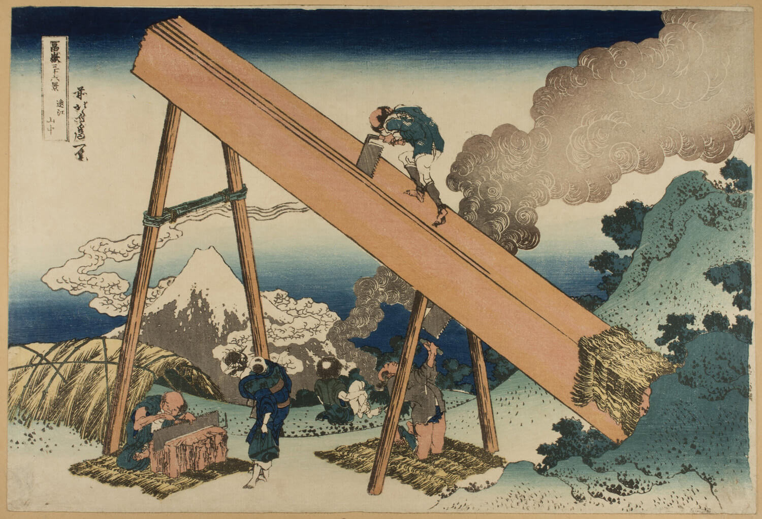 Japanischer Farbholzschnitt von Katsushika Hokusai mit einer beeindruckenden Berglandschaft, Menschen in der Natur und harmonischen Blau- und Grüntönen.
