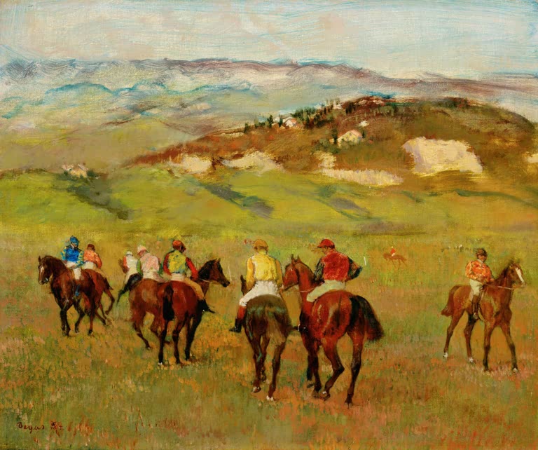 Kunstdruck des Gemäldes Jockeys und Pferde vor fernen Hügeln von Edgar Degas mit Reitern, Pferden und einer Landschaft mit fernen Hügeln.
