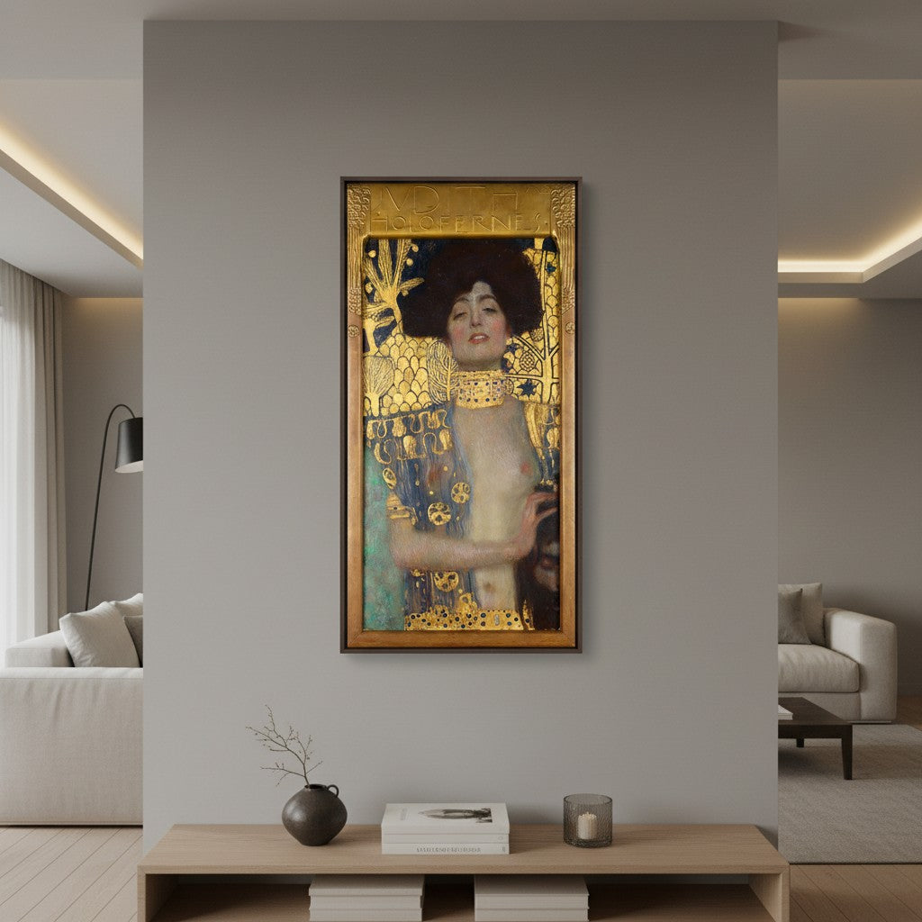 Gustav Klimt Kunstdruck von Judith auf Leinwand in einem Schattenfugenrahmen an der Wand hängend