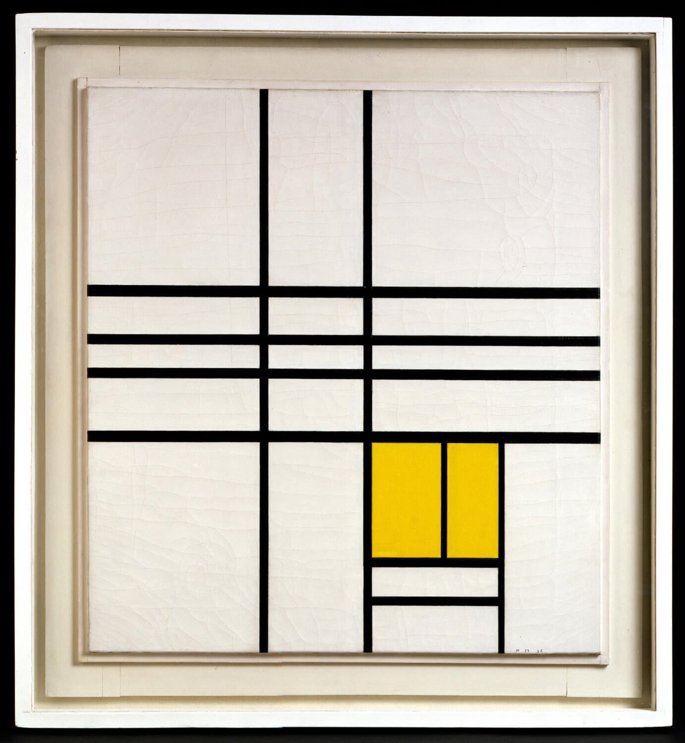 Abstrakte Komposition mit schwarzen Linien und rechteckigen Farbflächen in  Gelb und Weiß im typischen geometrischen Stil von Piet Mondrian.