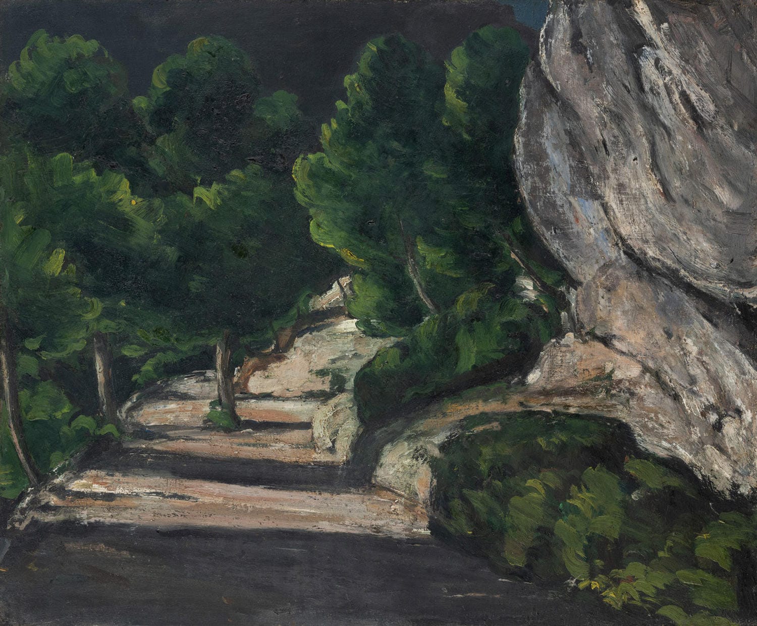 Hochwertige Kunstdruck-Reproduktion des Gemäldes „Straße mit Bäumen im Felsgebirge“ von Paul Cézanne. Eine malerische Landschaft mit einer kurvenreichen Straße, umgeben von Bäumen und felsigen Formationen, in lebendigen Farben und impressionistischem Stil.