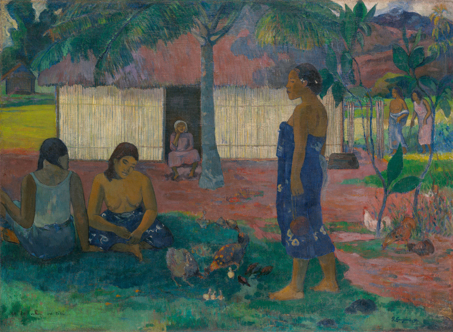 Eine Gruppe polynesischer Frauen in einer tropischen Landschaft. Im Vordergrund steht eine Frau in einem traditionellen Pareo, mit ernstem Blick zur Seite gewandt. Links von ihr sitzen zwei Frauen auf dem Boden, vertieft in ein Gespräch. Im Hintergrund sind weitere Frauen bei alltäglichen Tätigkeiten zu sehen, eingebettet in eine üppige Vegetation. Die Szene vermittelt eine Mischung aus Ruhe und emotionaler Spannung.