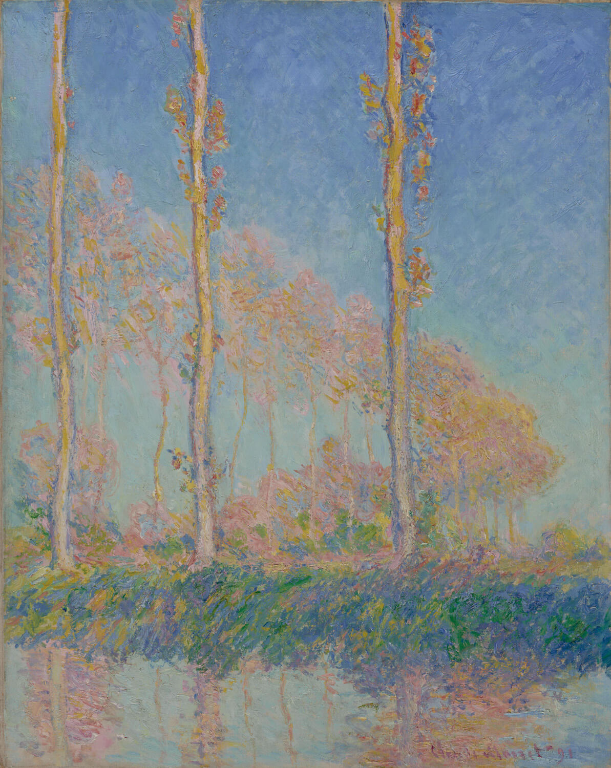 Drei hohe Pappeln in herbstlichen Gold- und Orangetönen, am Flussufer stehend und sanft im Wasser reflektiert, impressionistisch gemalt von Claude Monet.