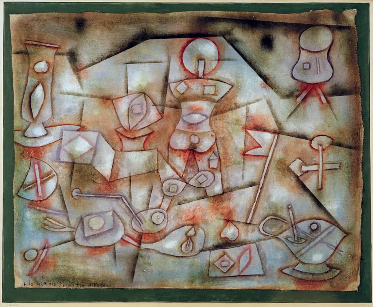 Kunstdruck des Gemäldes Requisiten Stilleben von Paul Klee, handgefertigt in Deutschland als hochwertiger Kunstdruck.