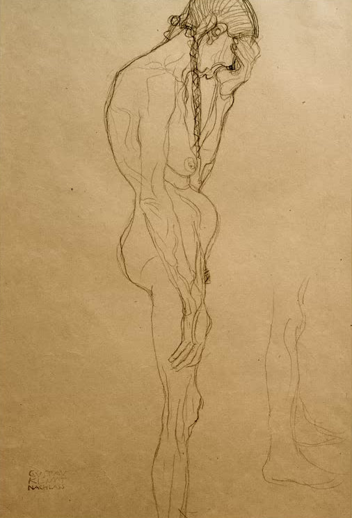 Kunstdruck des Gemäldes „Stehende alte Frau im Profil nach rechts, Beinstudie“ von Gustav Klimt – hochwertige Reproduktion einer Figurstudie.