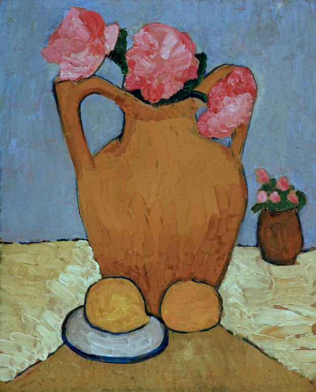 Kunstdruck von Stilleben mit Tonkrug, Pfingstrosen und Apfelsinen von Paula Modersohn-Becker – farbenfrohes Stillleben mit Blumen und Früchten als hochwertiger Kunstdruck.