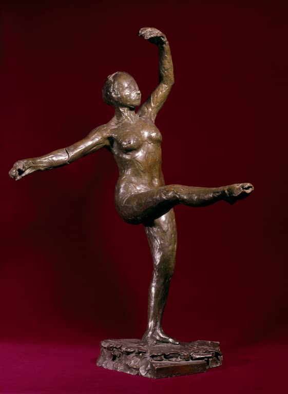 Kunstdruck des Gemäldes Tänzerin mit vorgestrecktem rechten Bein von Edgar Degas mit einer Balletttänzerin in einer ausdrucksvollen Tanzpose.