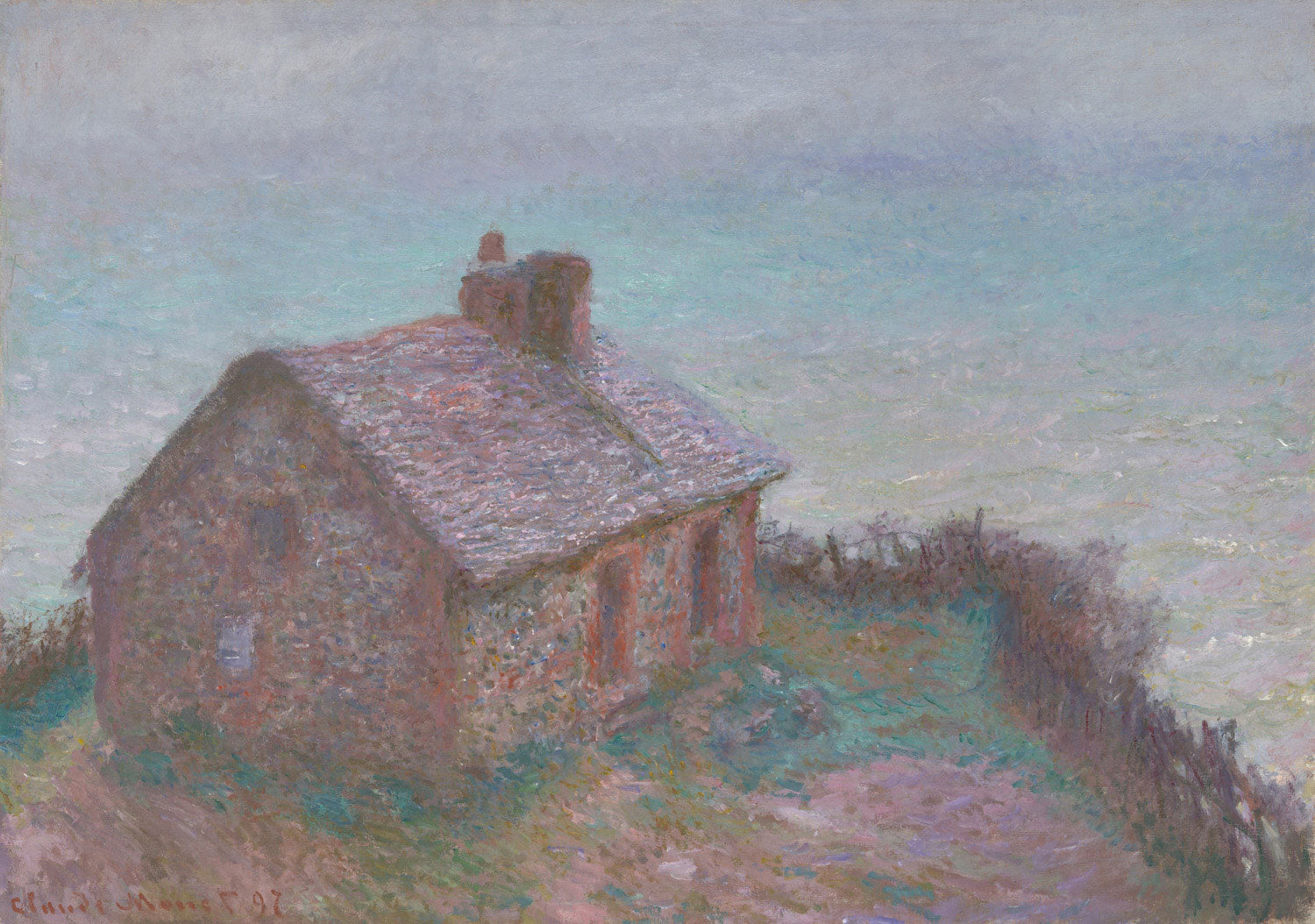 Impressionistisches Gemälde von Claude Monet mit einem kleinen Steinhaus an der Küste von Varengeville. Das Haus steht auf einer Klippe mit Blick auf das Meer, umgeben von einem nebligen Himmel und sanftem Licht, das die harmonischen Farben der Landschaft betont.