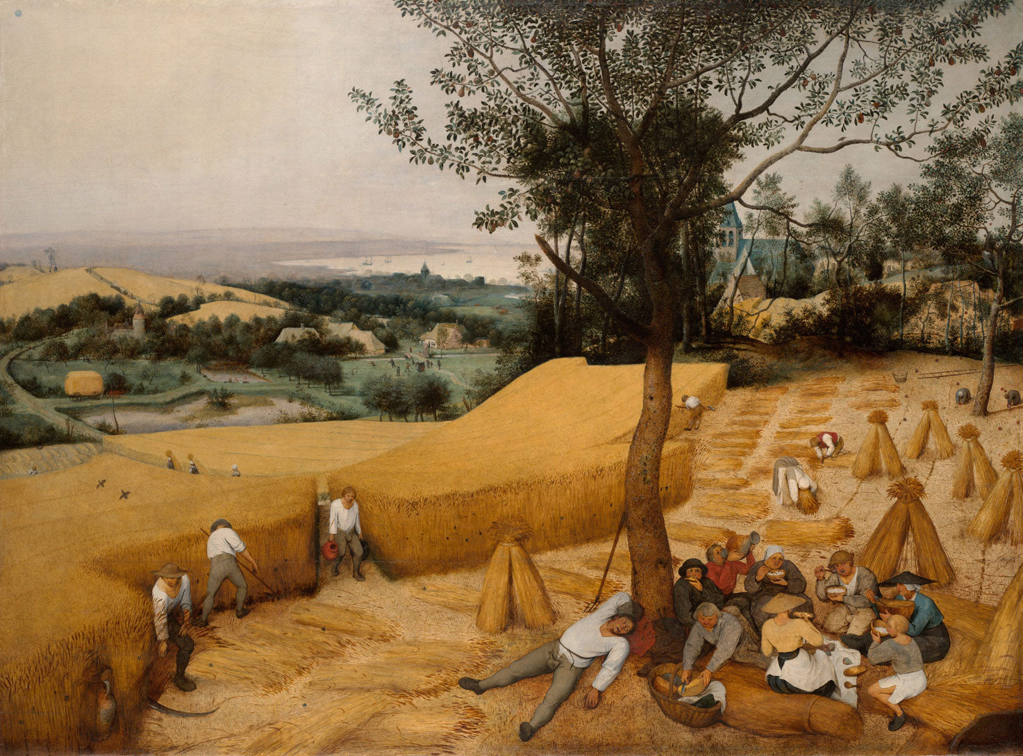 Ein Gemälde von Pieter Bruegel d. Ä. zeigt eine sommerliche Ernteszene. Bauern arbeiten auf einem goldgelben Feld, während andere unter einem Baum ruhen. Im Hintergrund erstreckt sich eine weite, hügelige Landschaft. Das detailreiche Bild verbindet Alltag und Natur zu einer harmonischen Komposition.