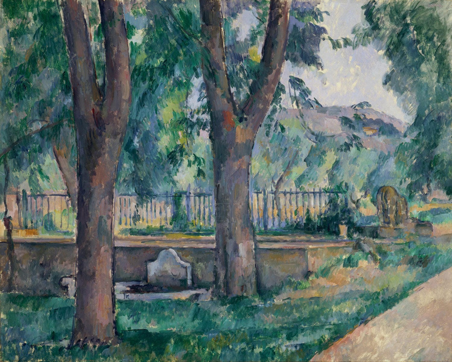 „Der Teich bei Jas de Bouffan“ von Paul Cézanne zeigt eine friedliche Landschaft mit einem stillen Teich, umgeben von Bäumen und Vegetation. Die sanften Farben und Cézannes impressionistische Pinselführung verleihen dem Gemälde eine ruhige, harmonische Atmosphäre, die Natur und Kunst vereint.