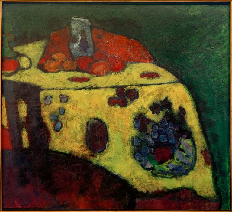 Alexej von Jawlensky Stillleben mit gelber Decke Kunstkopie – Tisch mit gelb gemusterter Decke vor grünem Hintergrund