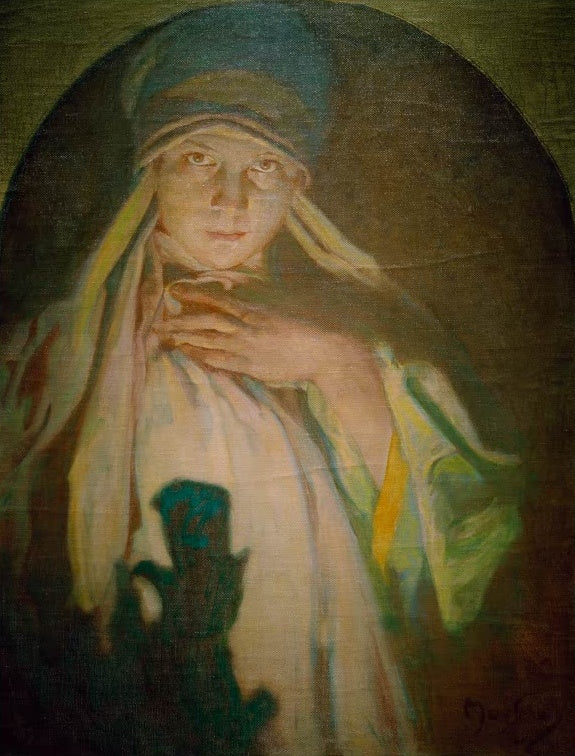 Alfons Mucha Die Zauberin Kunstkopie, junge Frau mit Kopftuch hebt die Hand im warmen Lichtschein