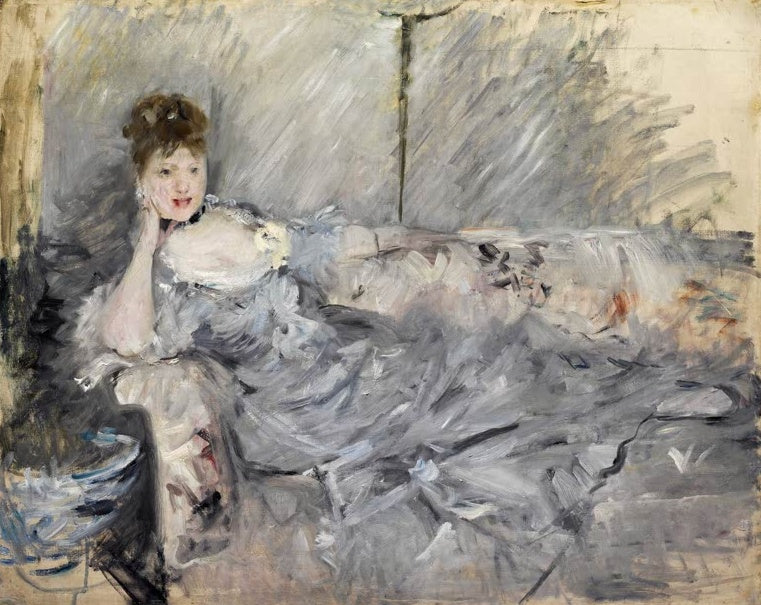 Junge Frau in grauem Kleid liegt, den Kopf aufgestützt, auf einem Sofa – Berthe Morisot Junge Frau in Grau liegend Kunstkopie