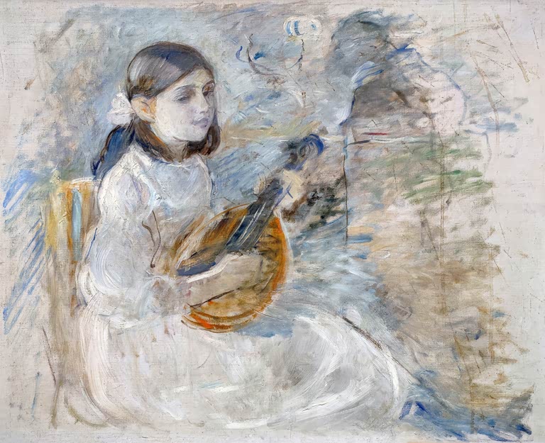 Mädchen in weißem Kleid spielt Mandoline vor hellblauem Hintergrund – Berthe Morisot Junges Mädchen mit Mandoline Kunstkopie