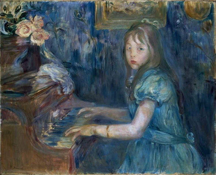 Mädchen in blauem Kleid spielt Klavier und blickt zurück, Rosen links – Berthe Morisot Lucie Léon am Klavier Kunstkopie