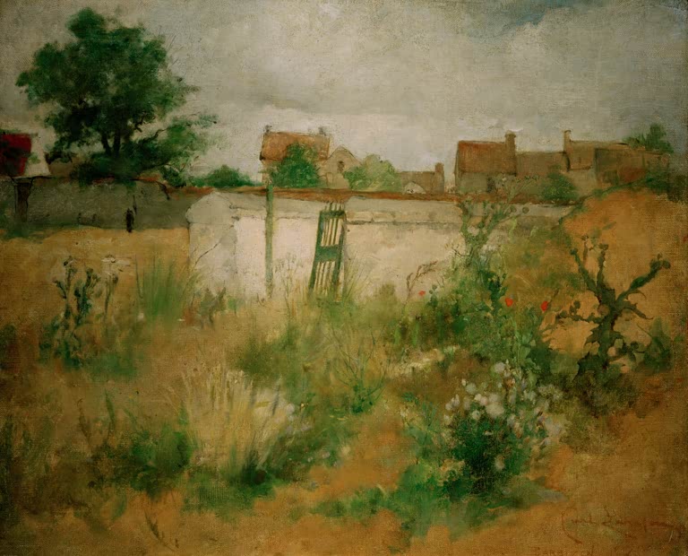 Brachland mit Mauer, Dorfhäusern und Wildkräutern unter Wolken – Carl Larsson Landschaftsstudie aus Barbizon Kunstkopie