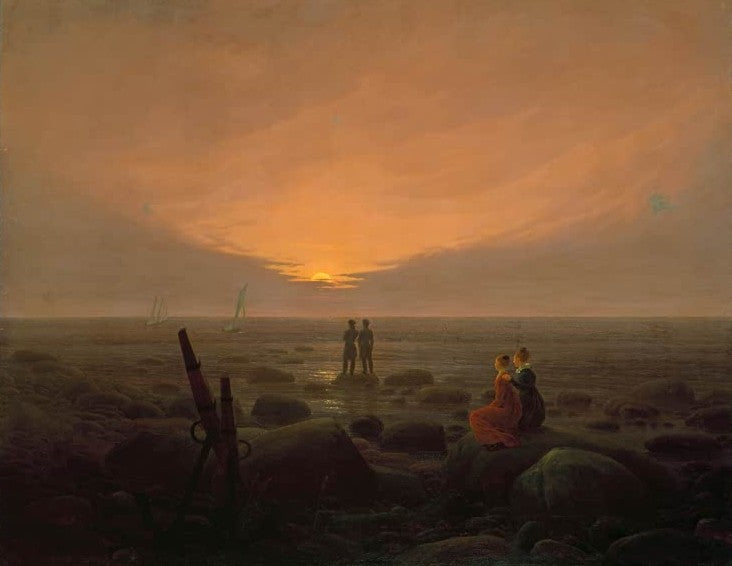Zwei Paare auf Felsen am Meer vor orangefarbenem Mondaufgang – Caspar David Friedrich Mondaufgang am Meer Kunstkopie