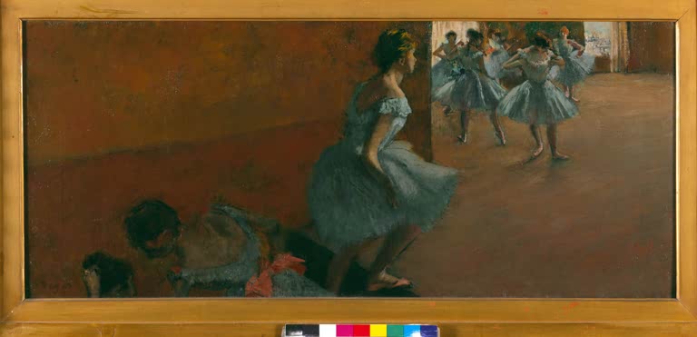 Danseuses montant un escalier