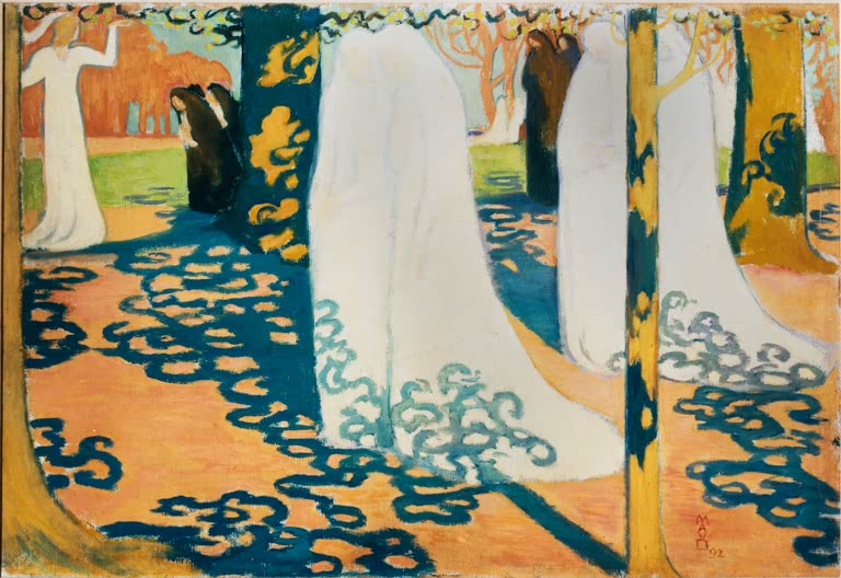 Procession sous les arbres
