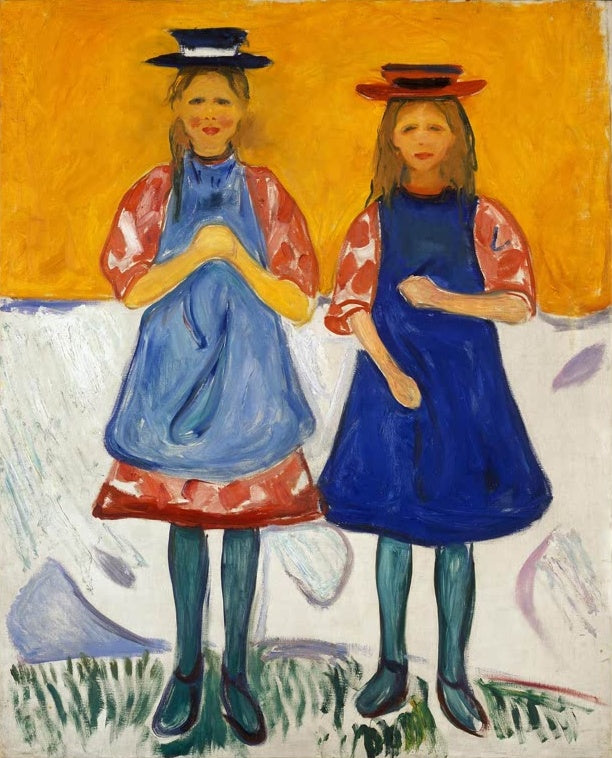 Zwei Mädchen mit Hüten und blauen Schürzen stehen vor orangegelbem Hintergrund – Edvard Munch Die Forscher Kunstkopie