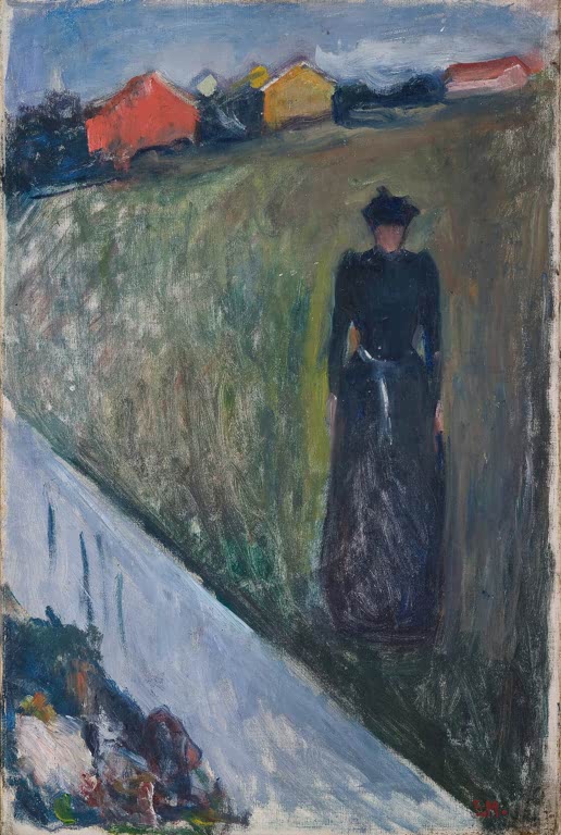 Frau in dunklem Kleid steht abends auf einem Hang über Häusern – Edvard Munch Frau in Abendlandschaft Kunstkopie