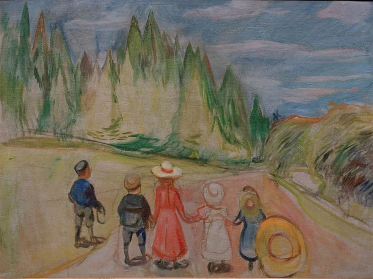 Fünf Kinder in hellen Kleidern gehen Hand in Hand auf einem Weg vor Nadelbäumen – Edvard Munch Verwunschener Wald Kunstkopie
