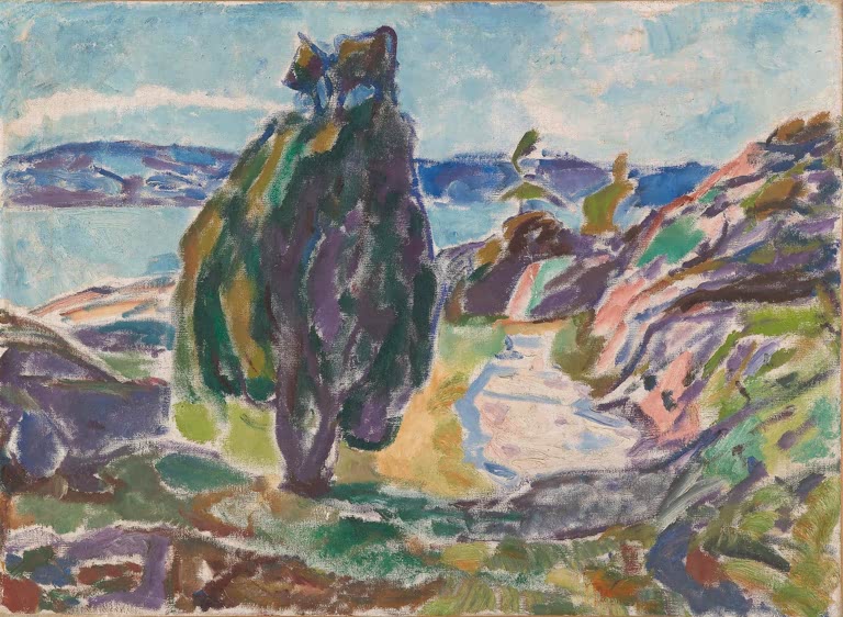 Dunkle Büsche an felsiger Küste, dahinter blaue Bucht und heller Himmel – Edvard Munch Wacholder am Meer Kunstkopie