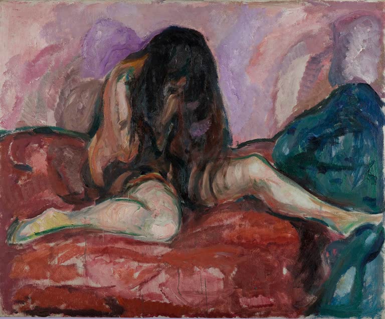 Nackte Frau mit langem dunklem Haar kauert weinend auf einem roten Sofa – Edvard Munch Weinende Nackte Kunstkopie