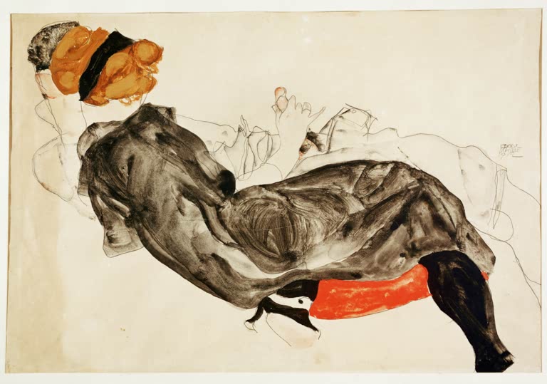 Liegende Frau in grauem Kleid mit schwarzen Strümpfen auf rotem Polster – Egon Schiele Liebespaar Kunstkopie
