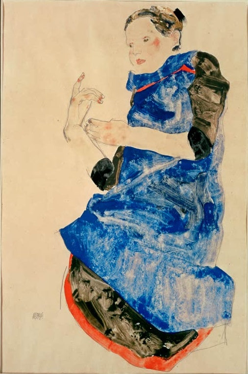 Mädchen mit blauer Schürze, sitzend, hebt eine Hand vor beigem Grund – Egon Schiele Mädchen mit blauer Schürze Kunstkopie