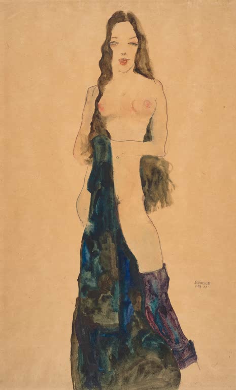 Mädchen mit langem Haar hält ein blau-schwarzes Tuch vor sich – Egon Schiele Stehendes nacktes Mädchen Kunstkopie