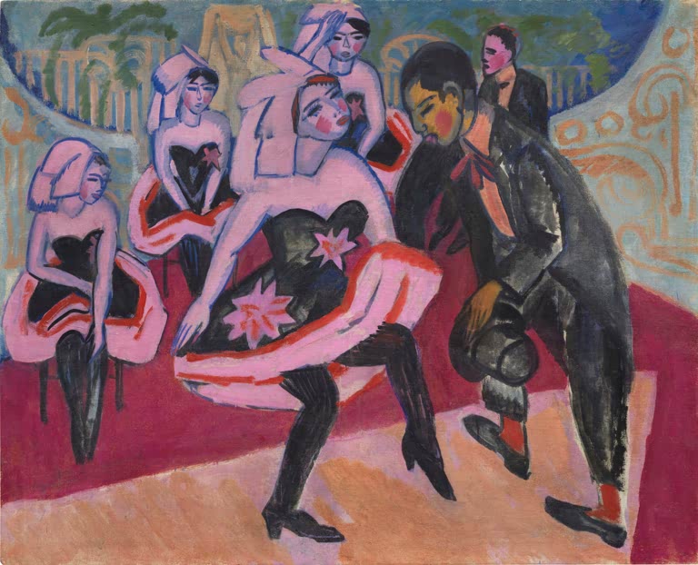 Tänzerinnen sitzen im Varieté, daneben ein Herr im dunklen Anzug – Ernst Ludwig Kirchner Tanz im Varieté Kunstkopie