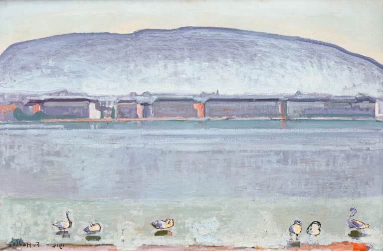 Ferdinand Hodler Bucht von Genf mit sechs Schwänen Kunstkopie, helle Uferhäuser und ein Berg über grauem Wasser mit Schwänen