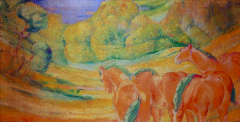 Rote Pferde von hinten in gelbgrüner Hügellandschaft – Franz Marc Große Landschaft I Kunstkopie