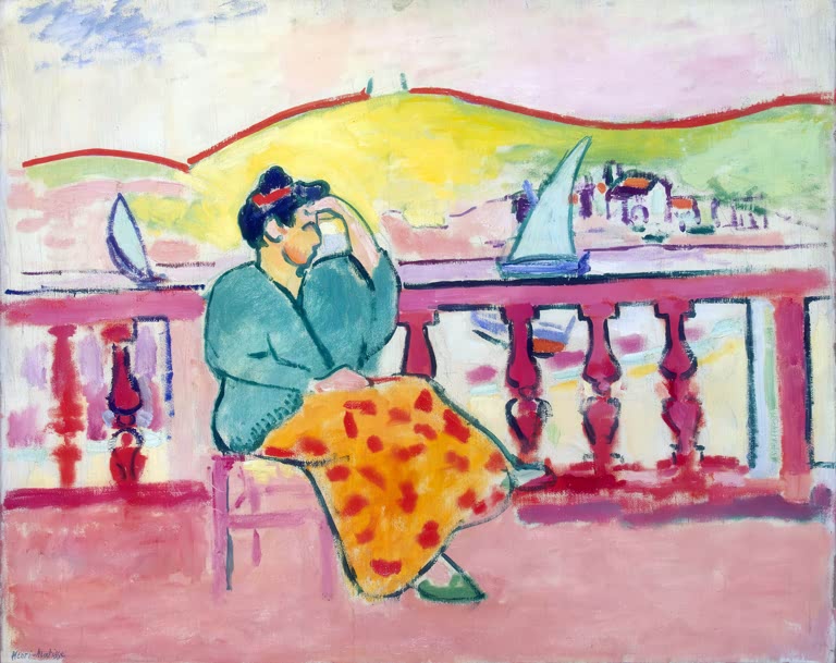 Frau mit rotem Haarband an rosa Balustrade, dahinter Segelboote und Hügel – Henri Matisse Dame auf einer Terrasse Kunstkopie