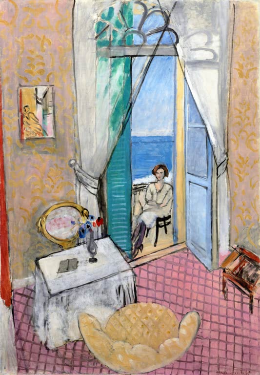 Zimmer mit offener Balkontür zum Meer, draußen eine sitzende Frau – Henri Matisse Interieur in Nizza Kunstkopie