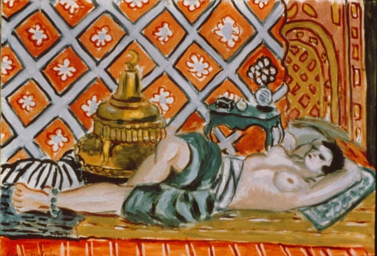 Liegende Frau mit Kissen vor orangem Rautenmuster, daneben Messinggefäß – Henri Matisse Odalisque Kunstkopie