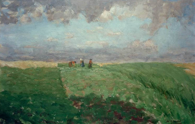 Hermine Overbeck-Rohte Feldarbeit Kunstkopie, drei kleine Gestalten auf grünem Feld unter bewegtem Wolkenhimmel