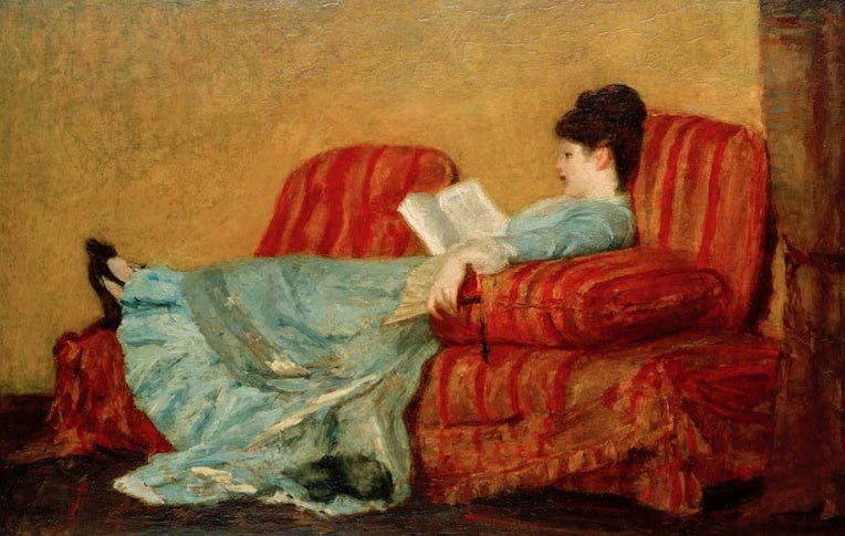 Junge Frau in blauem Kleid liegt lesend auf einem rot gestreiften Sofa – Mary Cassatt Junge Frau, lesend Kunstkopie