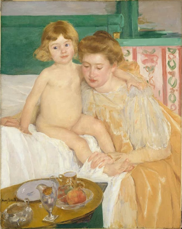 Mutter in gelbem Kleid und nacktes Kind auf dem Bett, davor Früchte – Mary Cassatt Mutter und Kind Kunstkopie