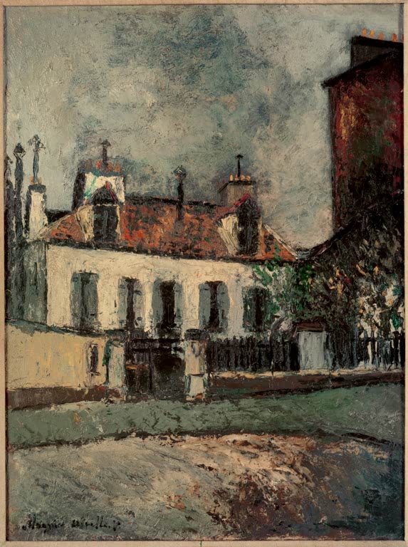 Herrenhaus mit rotem Dach hinter Gitterzaun unter wolkigem Himmel – Maurice Utrillo Pariser Vorort Kunstkopie