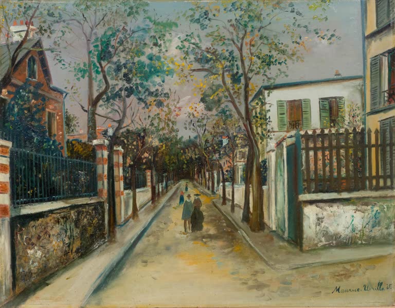 Baumbestandene Straße mit Eisenzaun, weißem Haus und zwei Fußgängern – Maurice Utrillo Straße in Pré-Saint-Gervais Kunstkopie